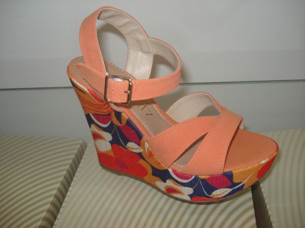 Sandalia Plataforma Floral c/ Laranja (ref 6345)